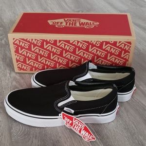 NWT Black Vans Slip On. Men's 5.5, Women's 7